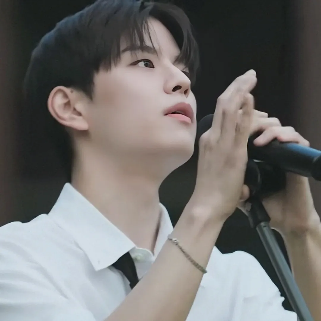 Behind-the-scenes cut of Seungmin (Stray Kids)