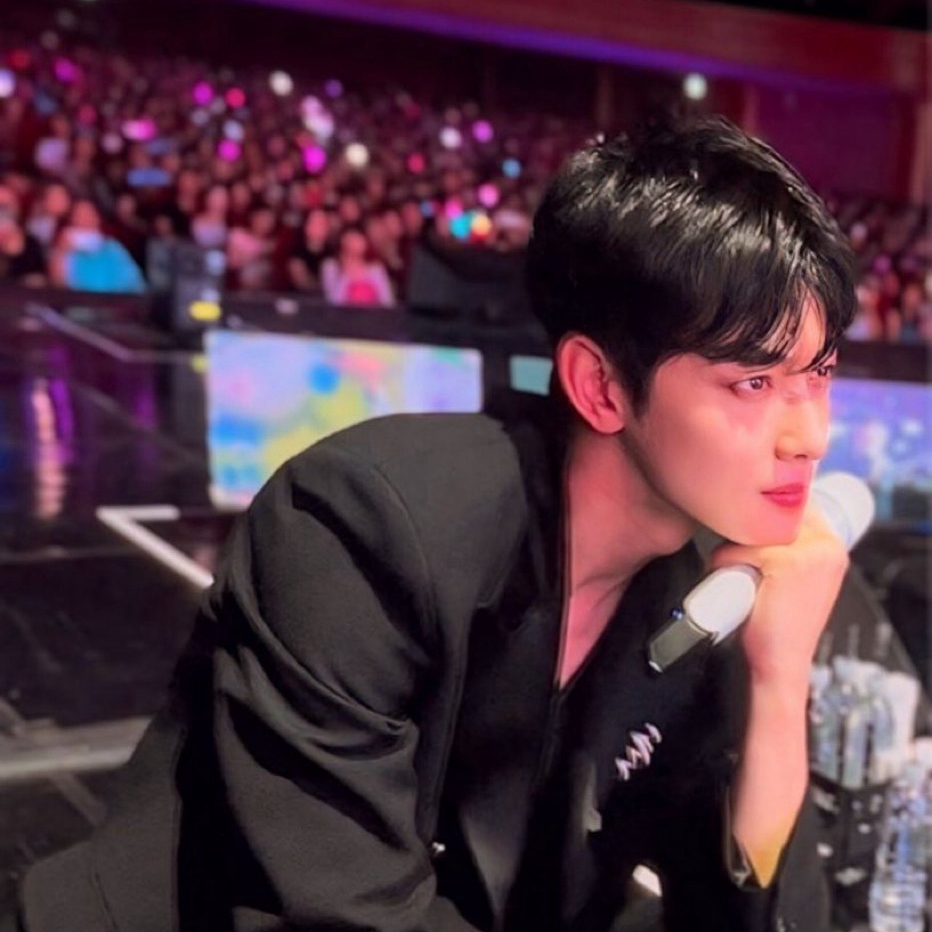 A moment captured by Eunwoo (ASTRO)'s fan