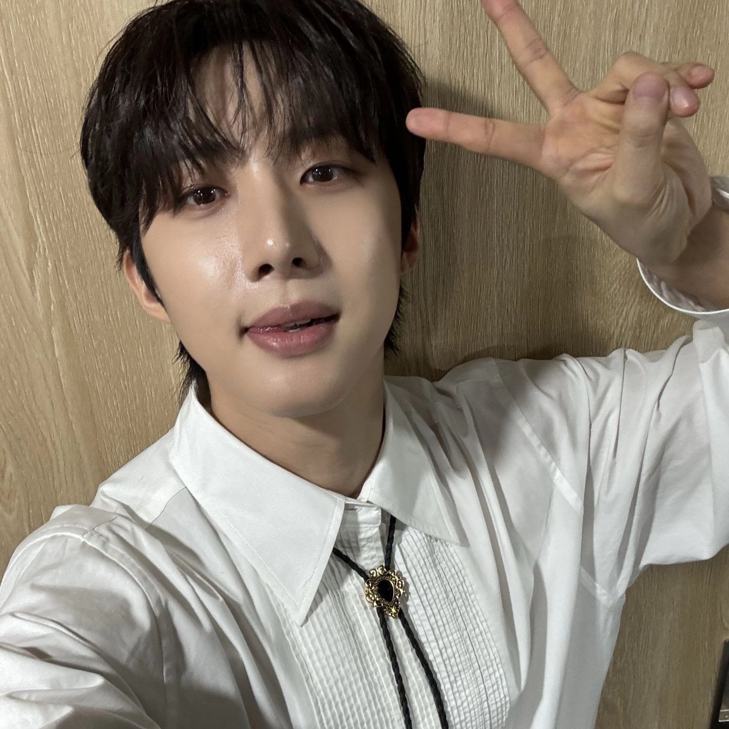 Behind-the-scenes cut of Hui (PENTAGON)