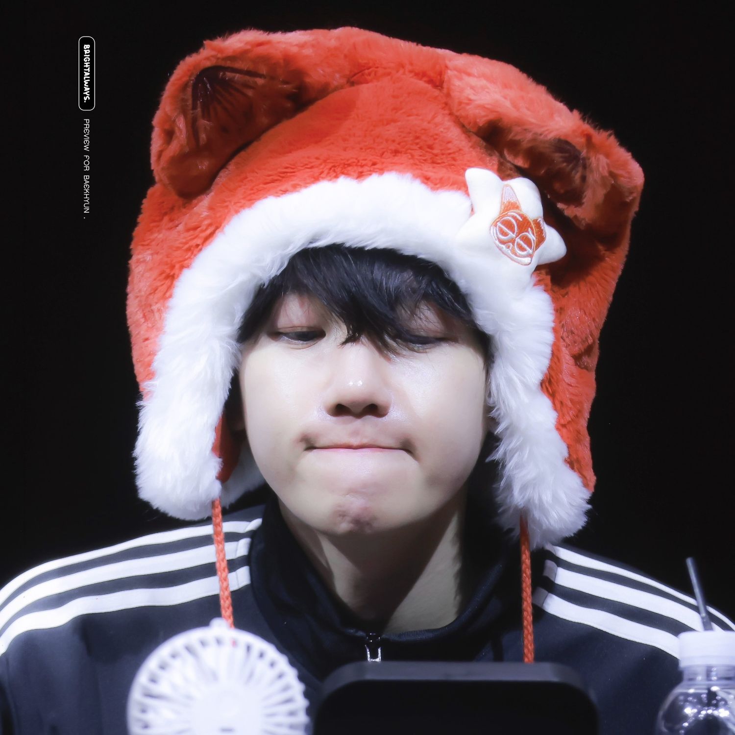 백현 (EXO)의 비하인드 컷