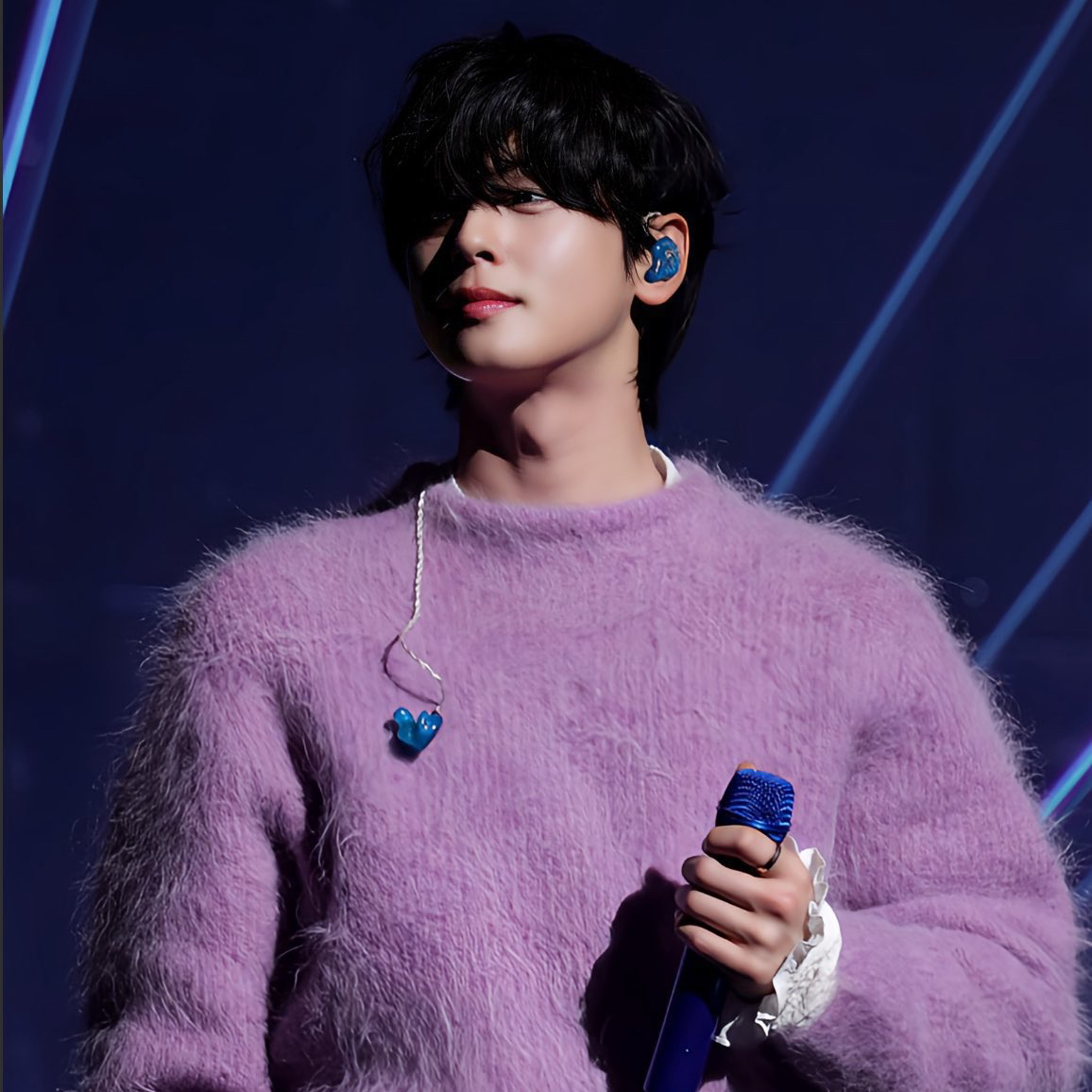 아스트로의 최신 사진