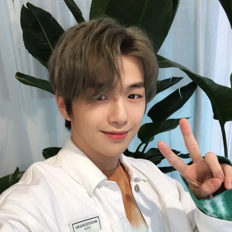 강다니엘의 최신 사진