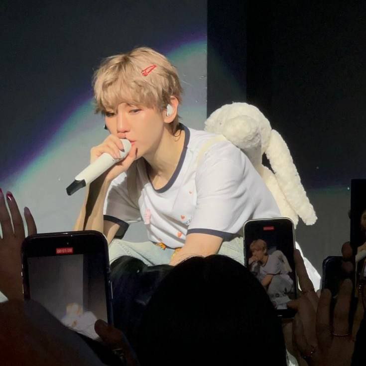 백현 (EXO) 최근 활동샷