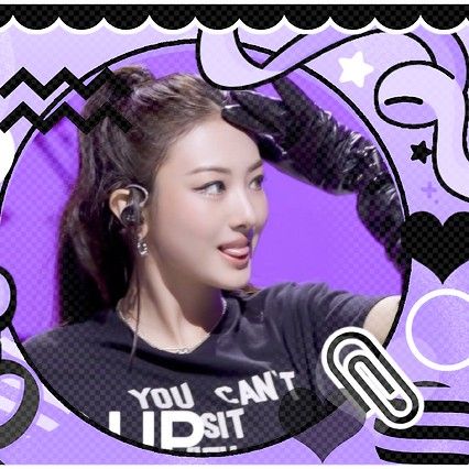 A moment captured by Gawon (MEOVV)'s fan