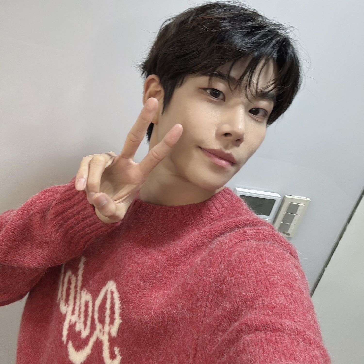 Behind-the-scenes cut of MJ (ASTRO)