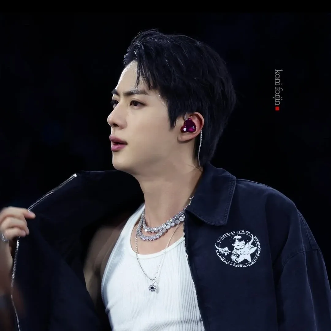 Potret di balik layar Jin (BTS)