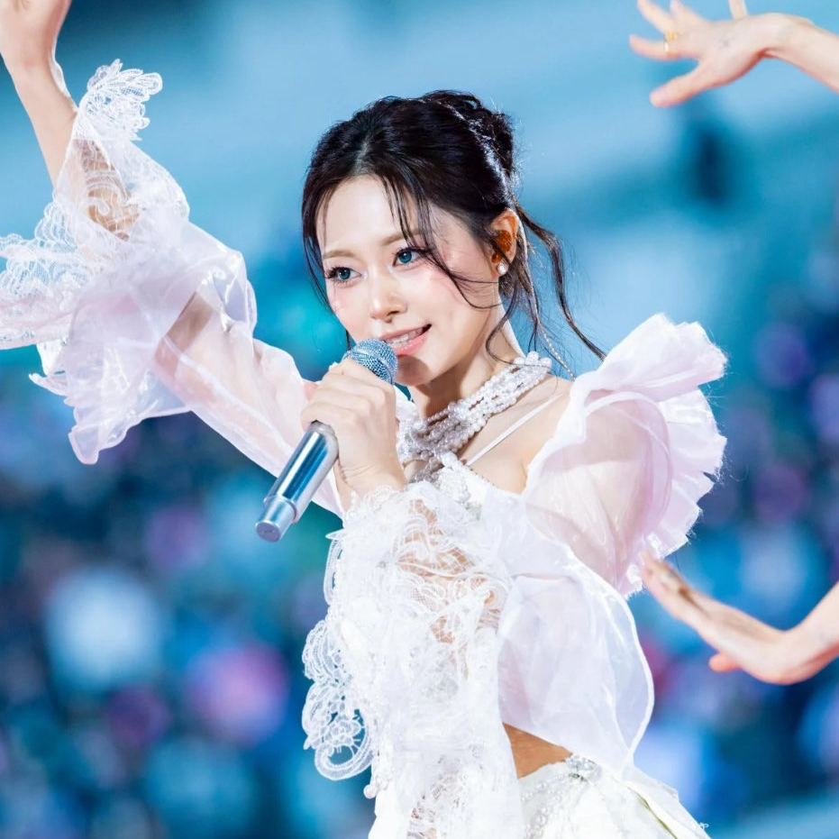 Behind-the-scenes cut of Tzuyu (TWICE)