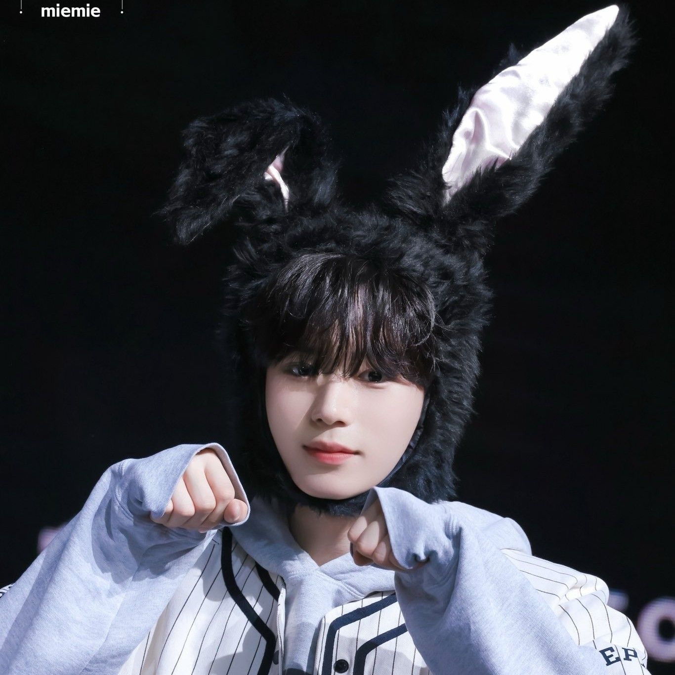 Behind-the-scenes cut of Kim Junseo (ALPHA DRIVE ONE)