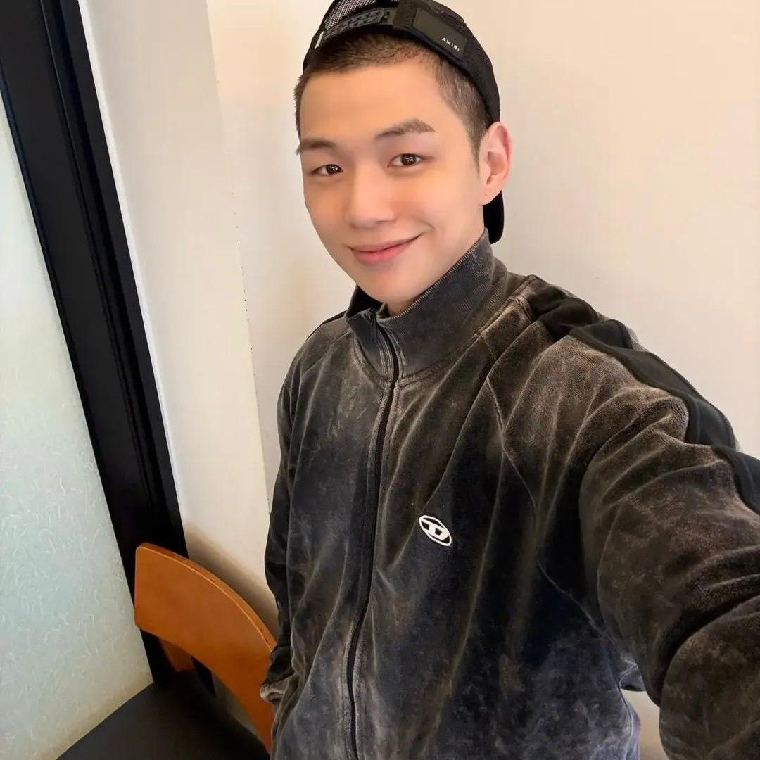 Latest photo of Kang Daniel