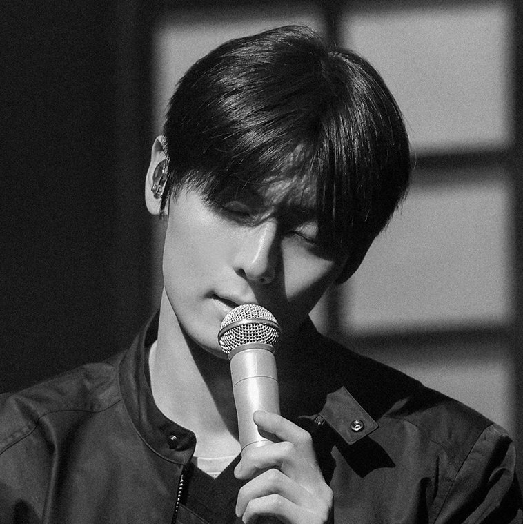 Latest photo of Hwang Minhyun