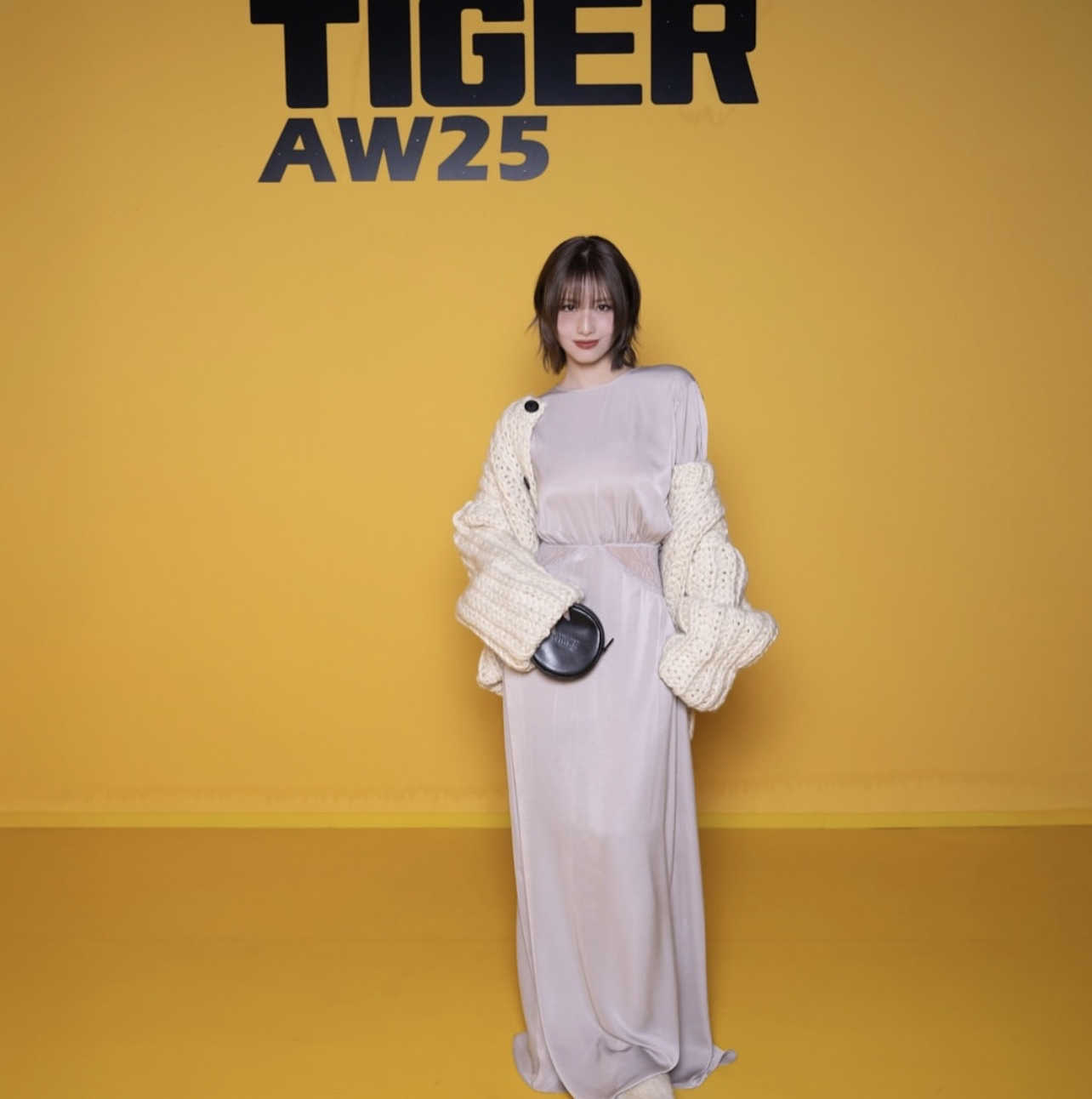 モモ (TWICE)の舞台裏ショット