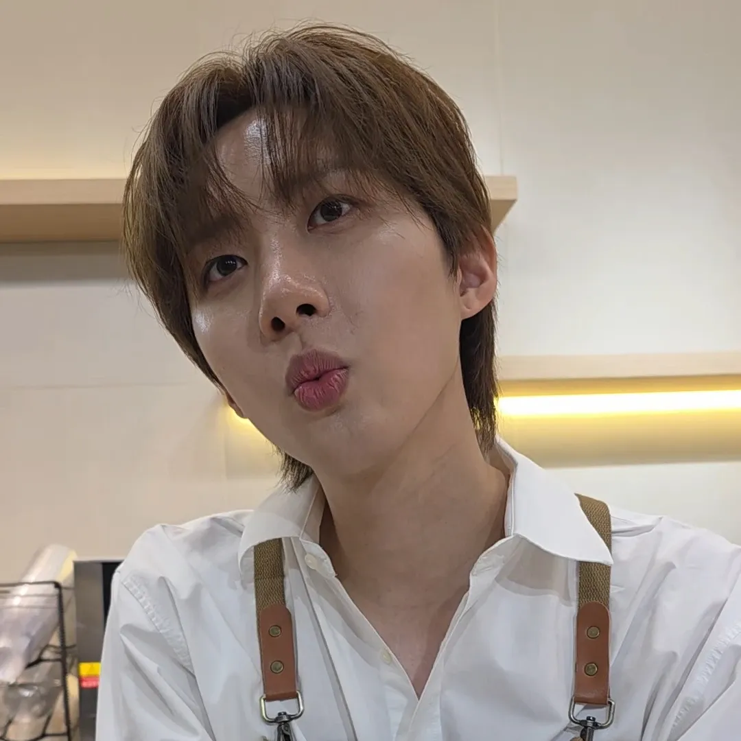 Behind-the-scenes cut of Hui (PENTAGON)