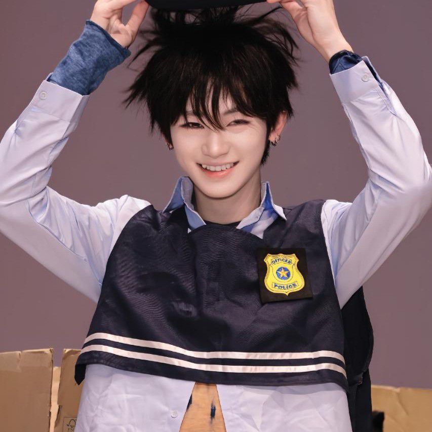 Recent activity shot of Zhou Anxin (ALPHA DRIVE ONE)