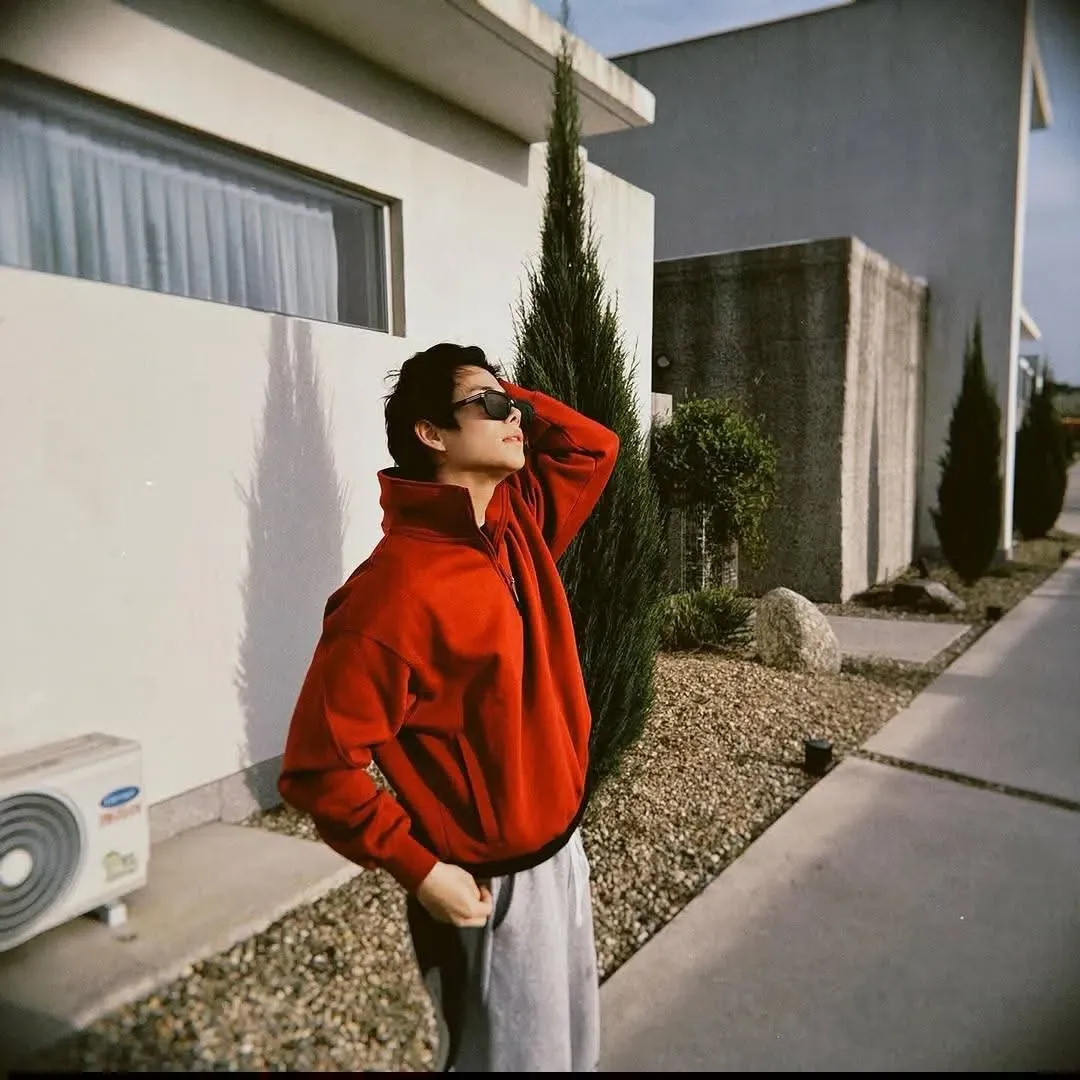 A moment captured by MJ (ASTRO)'s fan