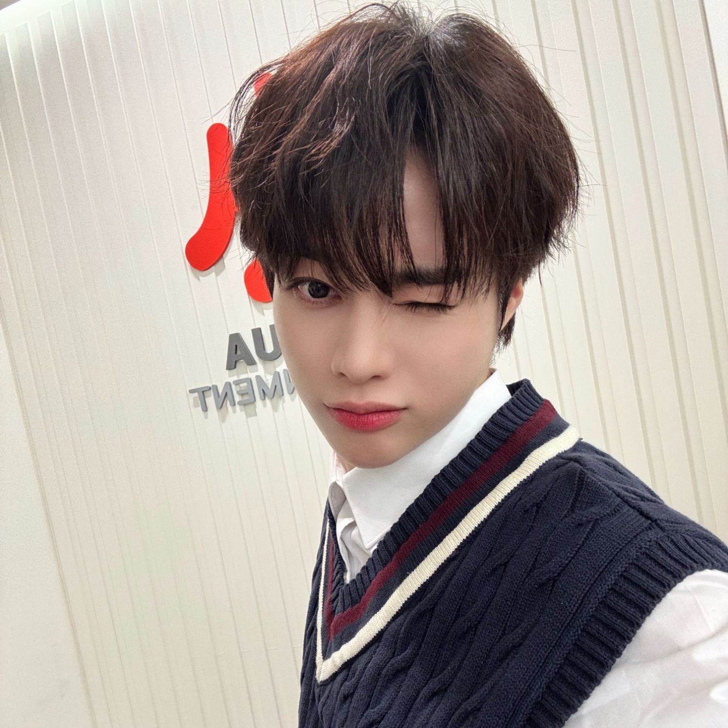 Behind-the-scenes cut of Hanbin (TEMPEST)