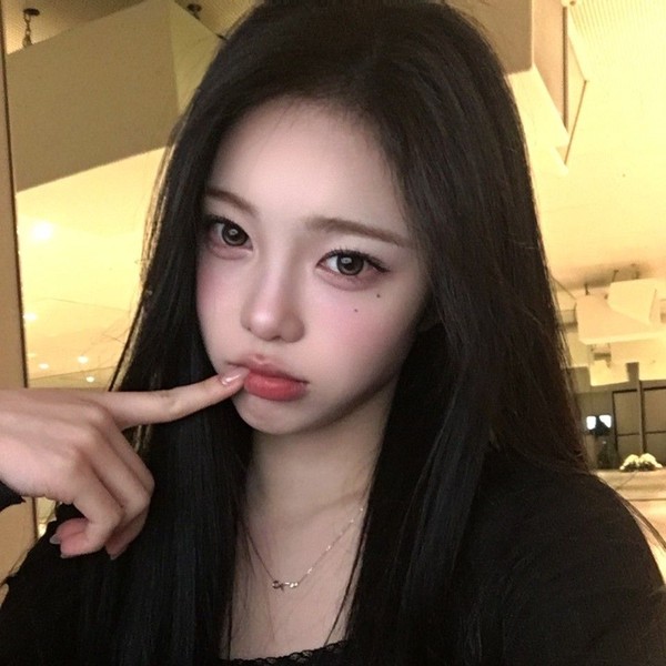 Ian Wallpaper Free Download | High-Quality Idol Photo Collection