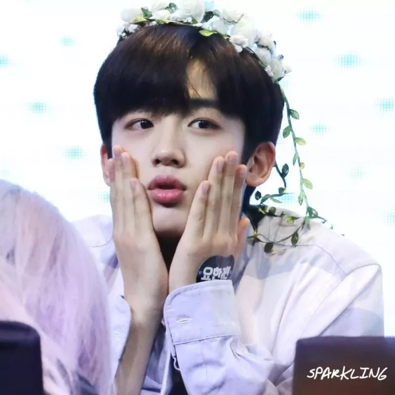 A moment captured by Kim Yohan (WEi)'s fan