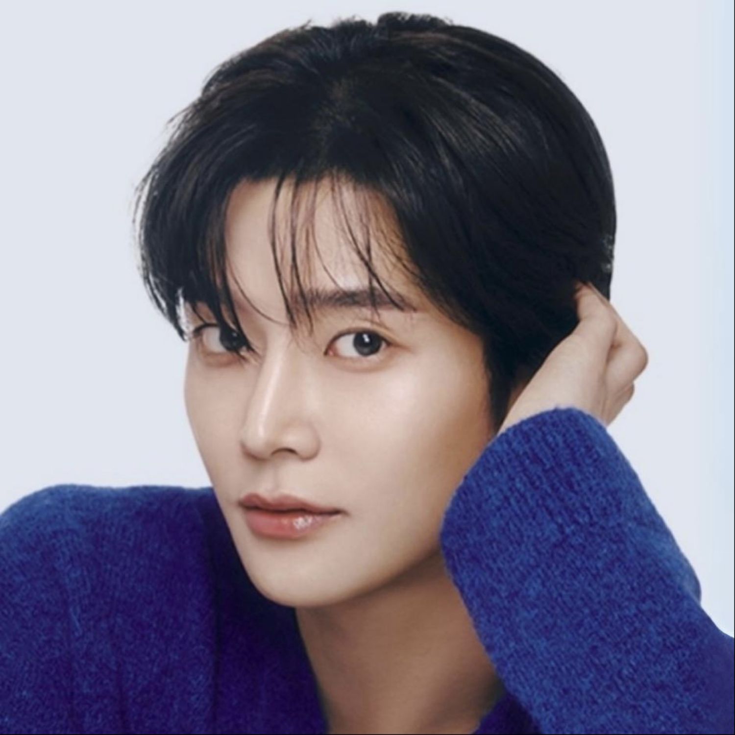 로운의 비하인드 컷