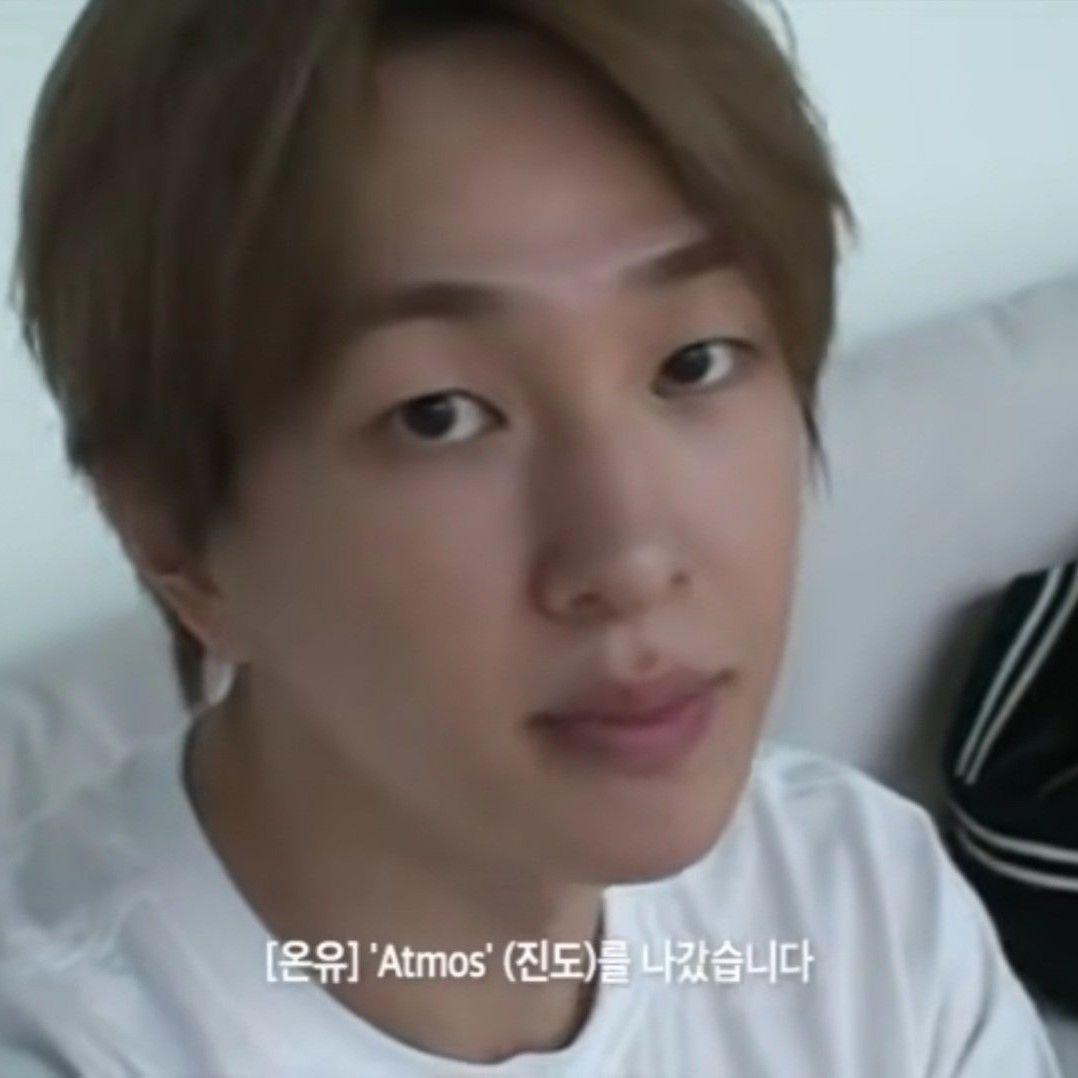 Behind-the-scenes cut of Onew (SHINee)