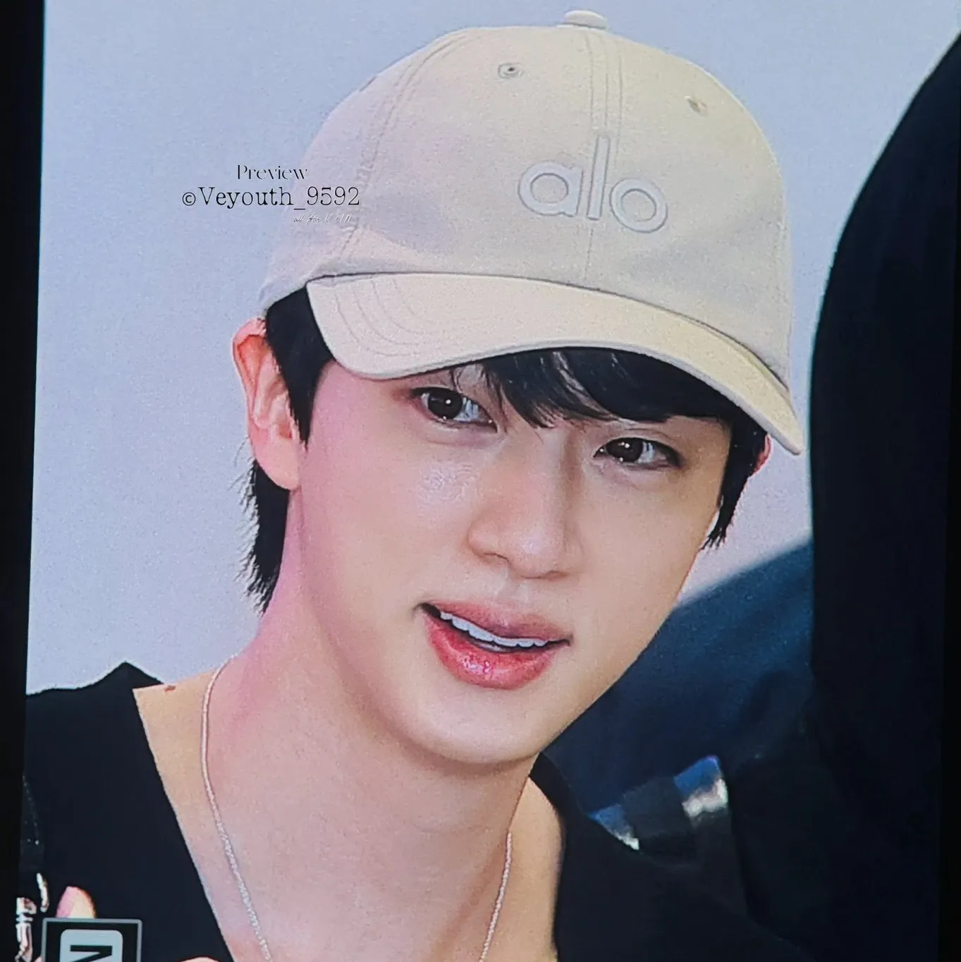 Behind-the-scenes cut of Jin (BTS)