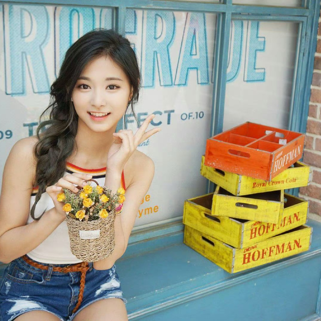 Foto terbaru Tzuyu (TWICE)