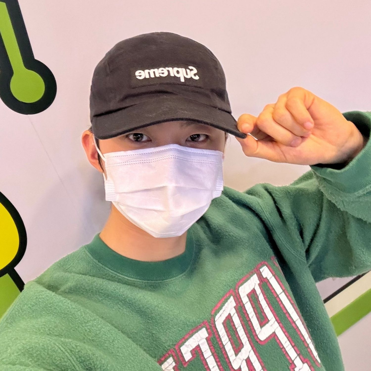 Behind-the-scenes cut of Hui (PENTAGON)