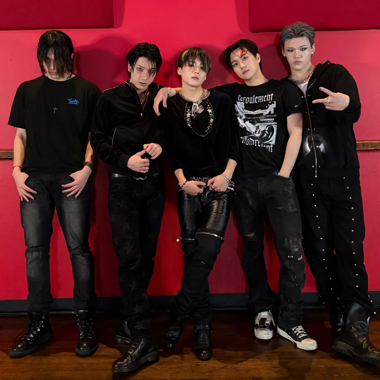 Behind-the-scenes cut of JUST B