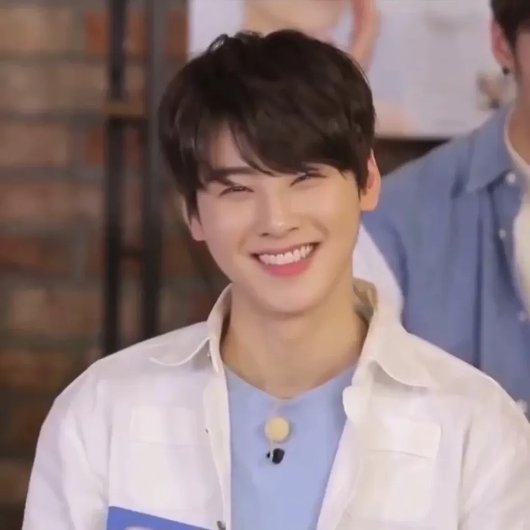 Recent activity shot of Eunwoo (ASTRO)