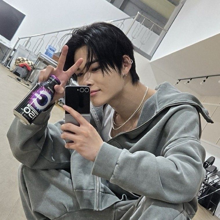 NI-KI (ENHYPEN)的最新照片