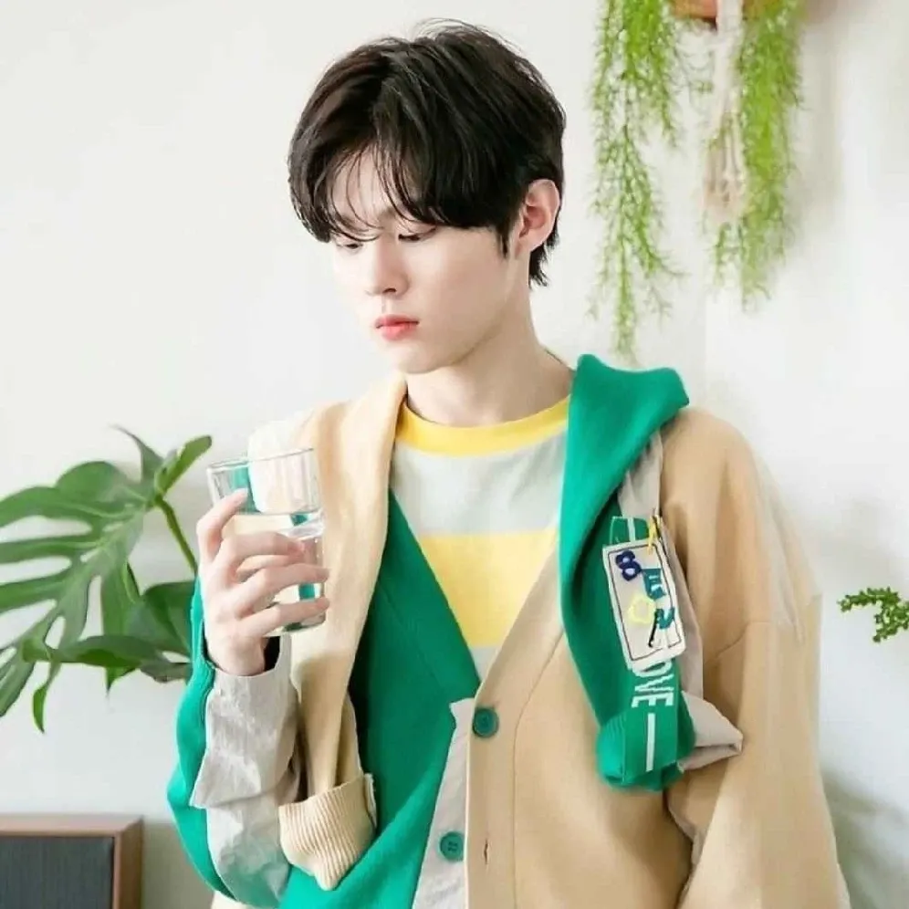 김우석의 최신 사진