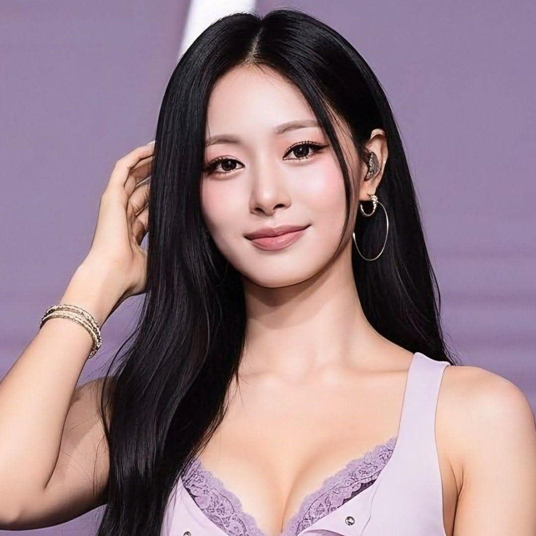 Foto aktivitas terbaru Tzuyu (TWICE)