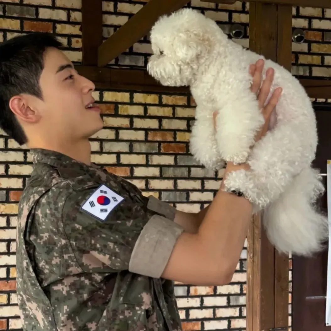 A moment captured by Eunwoo (ASTRO)'s fan