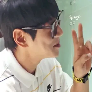 Latest photo of Hwang Chiyeol