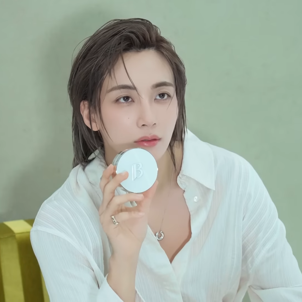 Latest photo of Jeonghan (SEVENTEEN)