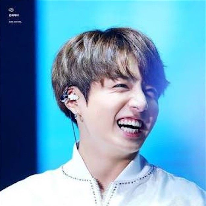 A moment captured by Jungkook (BTS)'s fan