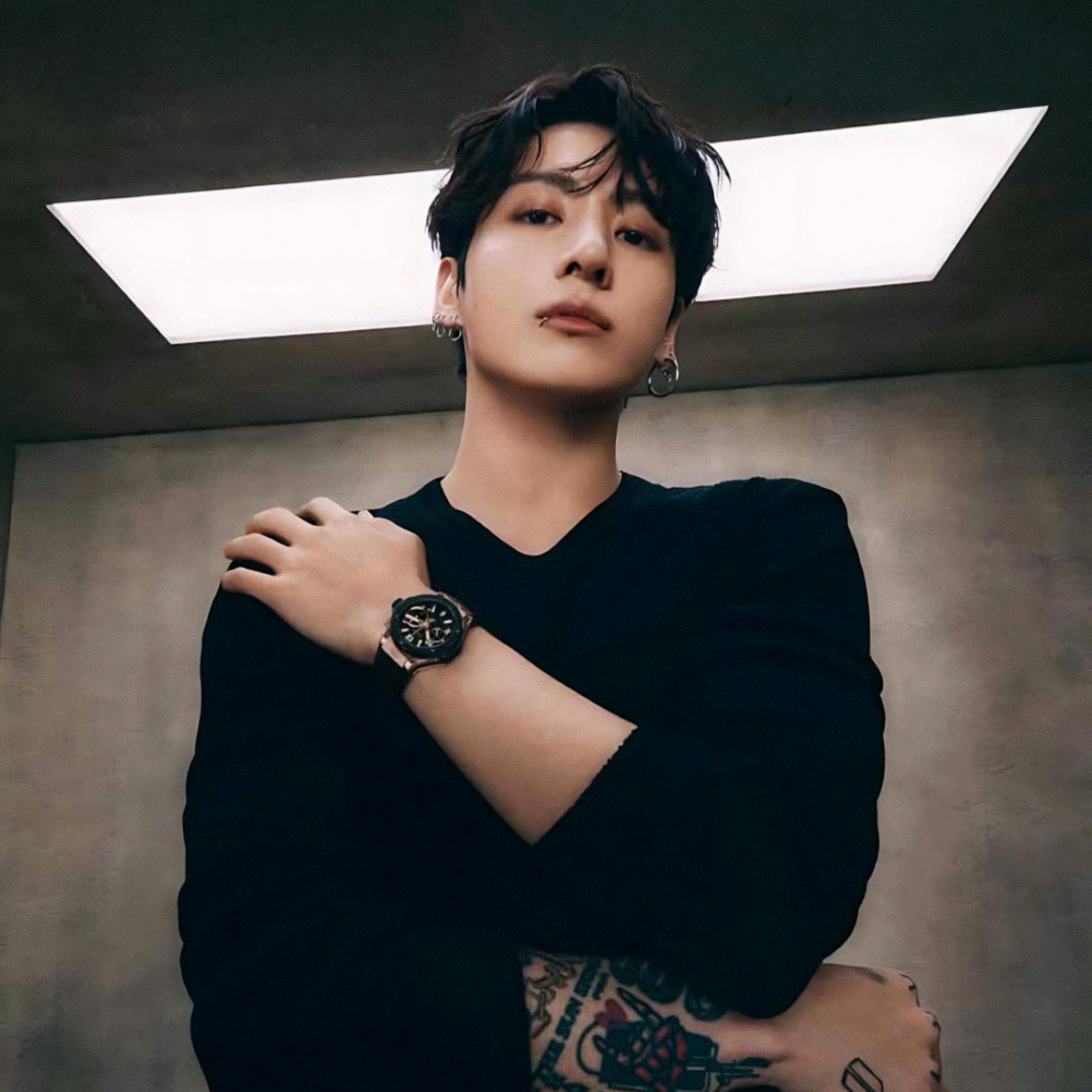 Hot post catching attention from 방탄소년단's fandom