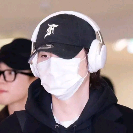 SUGA (BTS)の舞台裏ショット