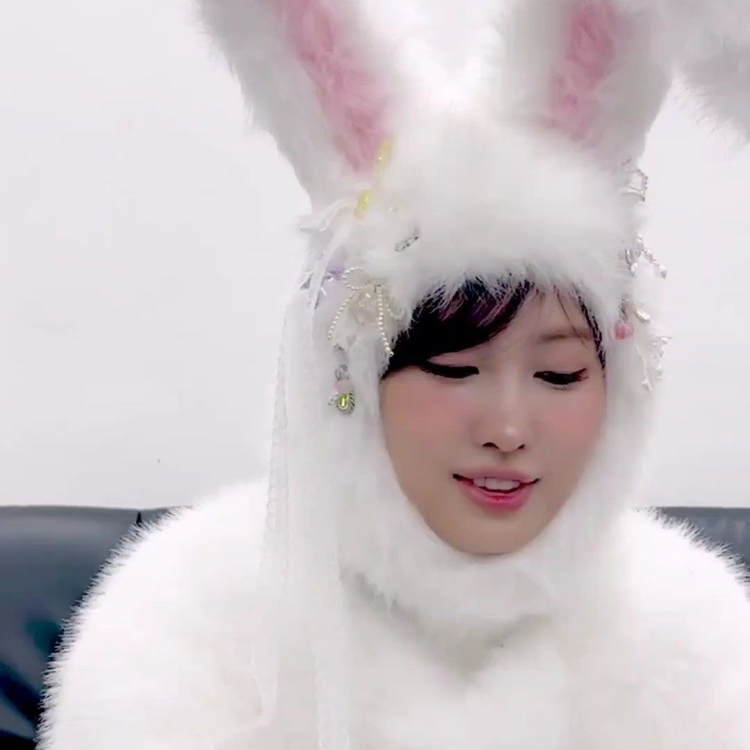 Foto terbaru Momo (TWICE)