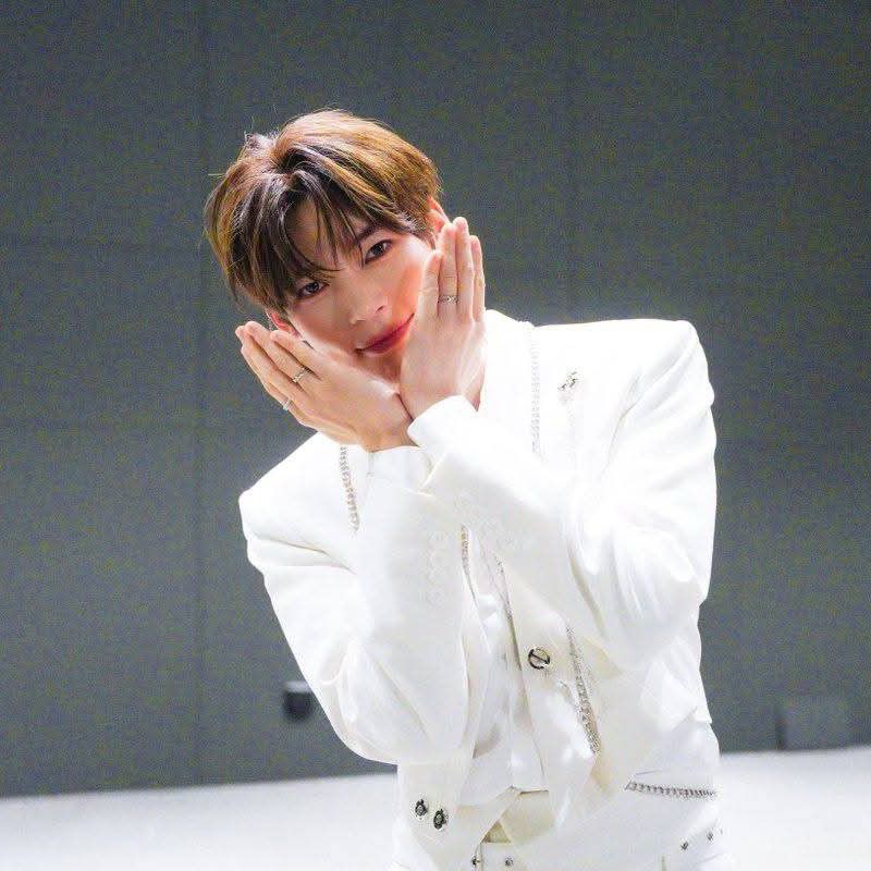 Recent activity shot of Sung Hanbin (ZEROBASEONE)