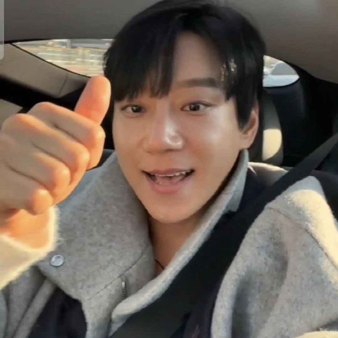 Latest photo of Hwang Chiyeol