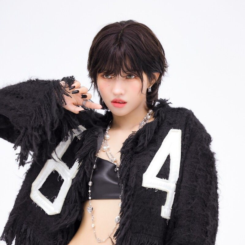 Latest photo of Soyeon (i-dle)