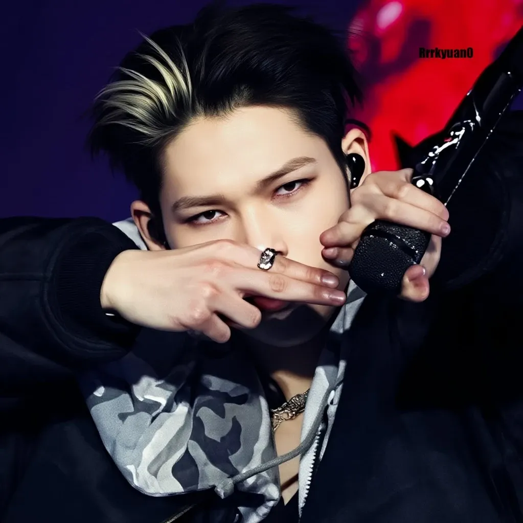 Recent activity shot of NI-KI (ENHYPEN)