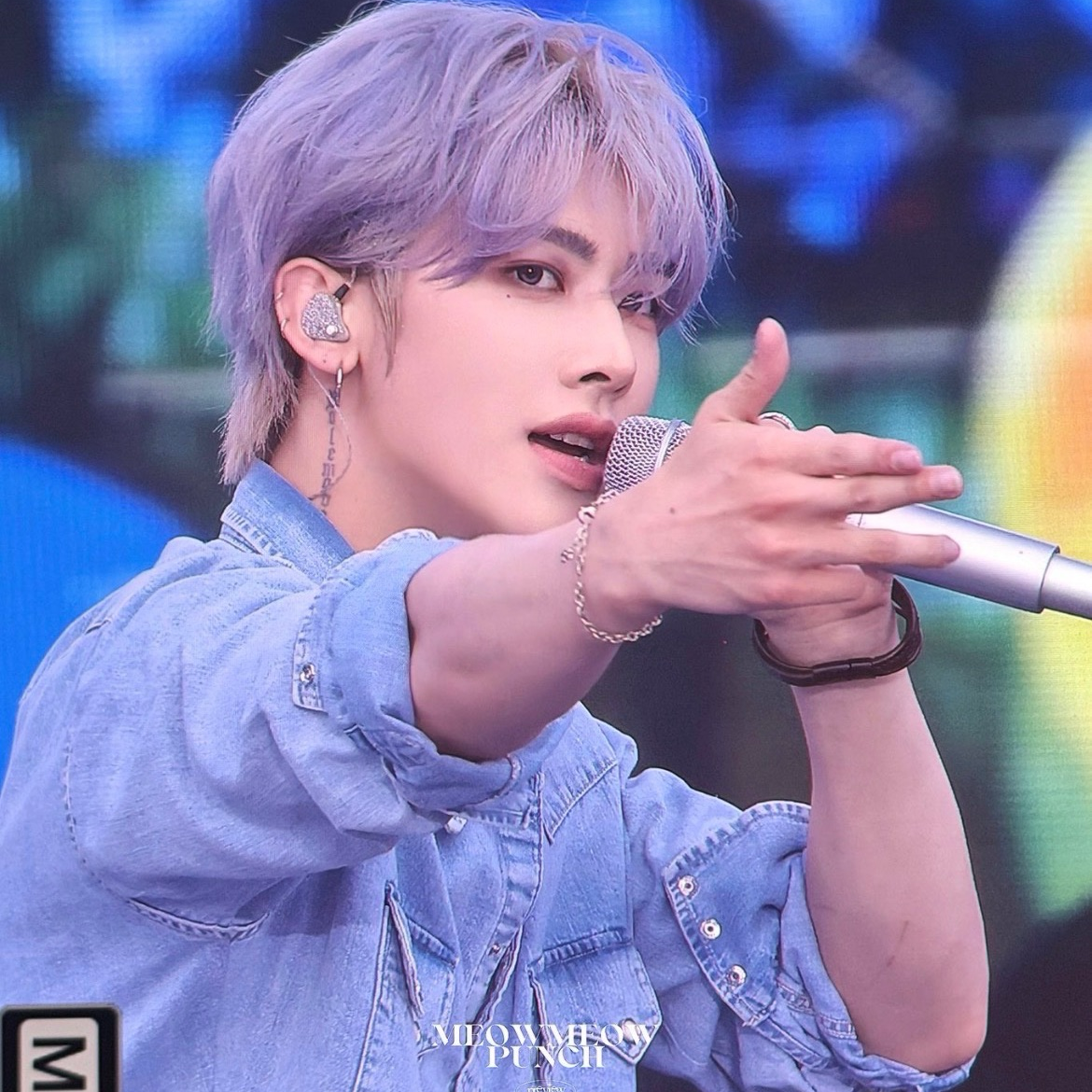 A moment captured by Ricky (AND2BLE)'s fan
