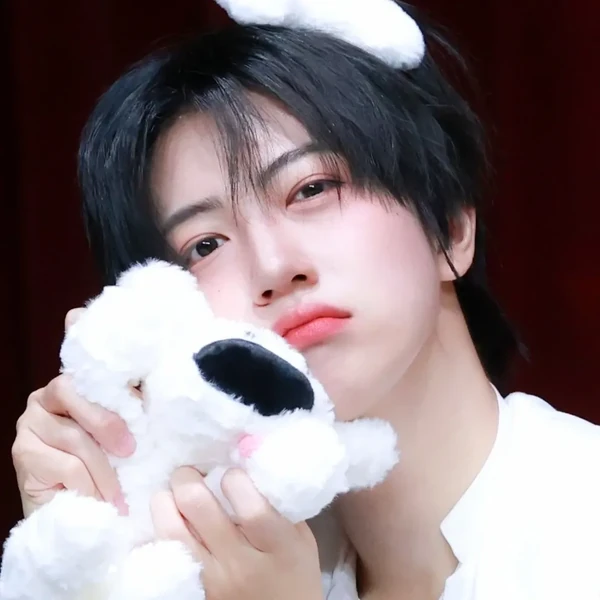 Signature photo of Wonjin (CRAVITY) capturing their charm