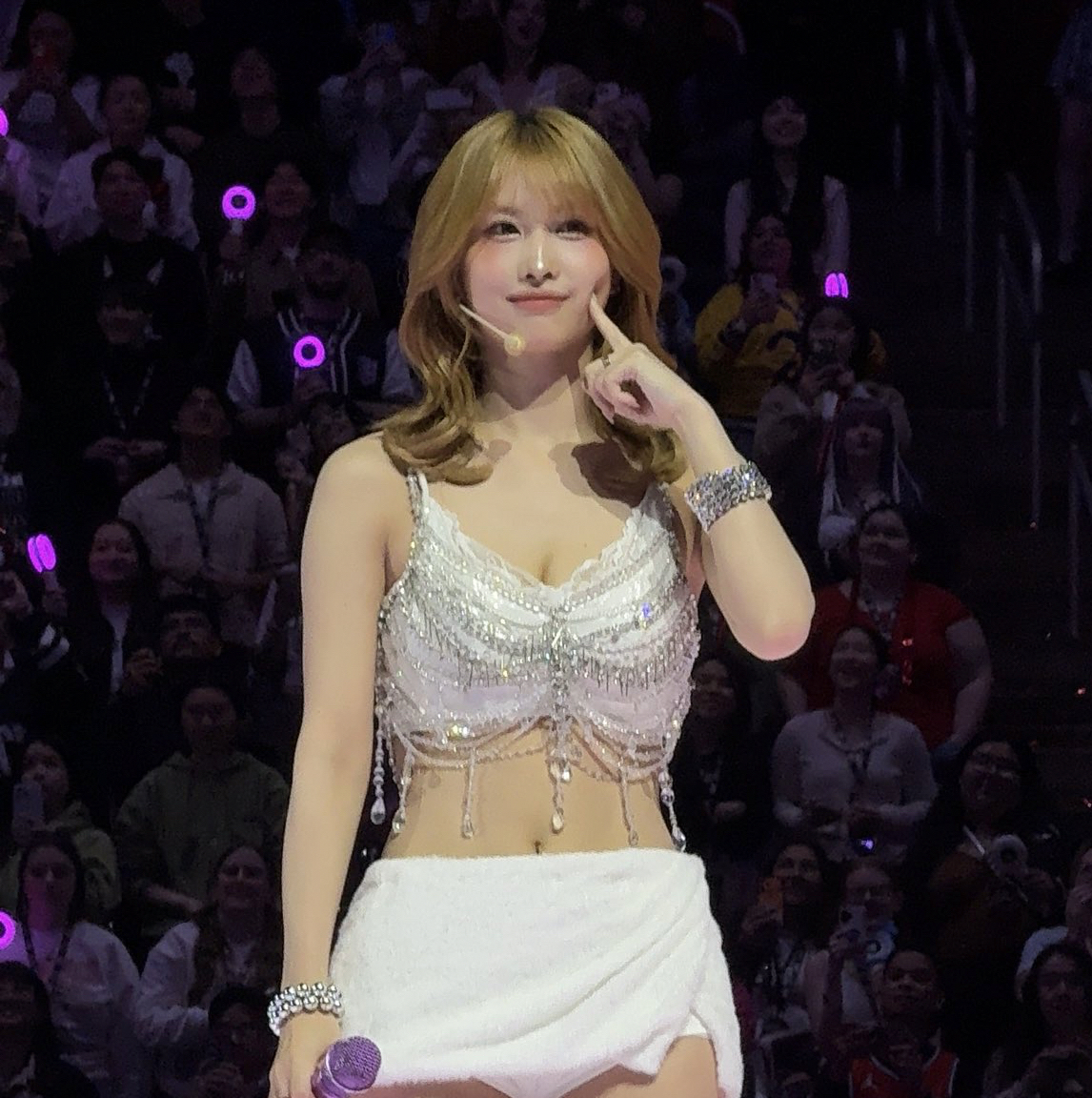 Momo (TWICE)的幕後花絮