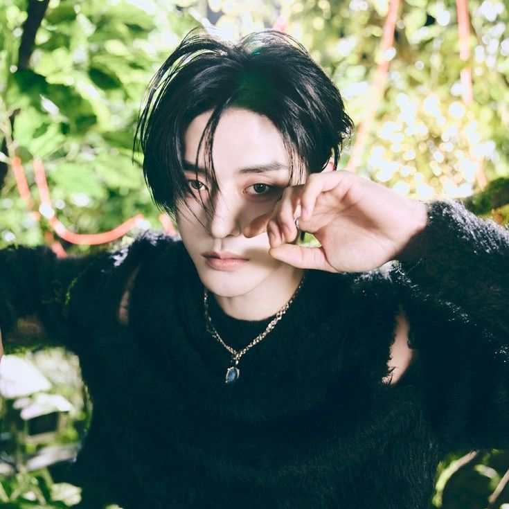 Latest photo of Kim Jiwoong (ZEROBASEONE)