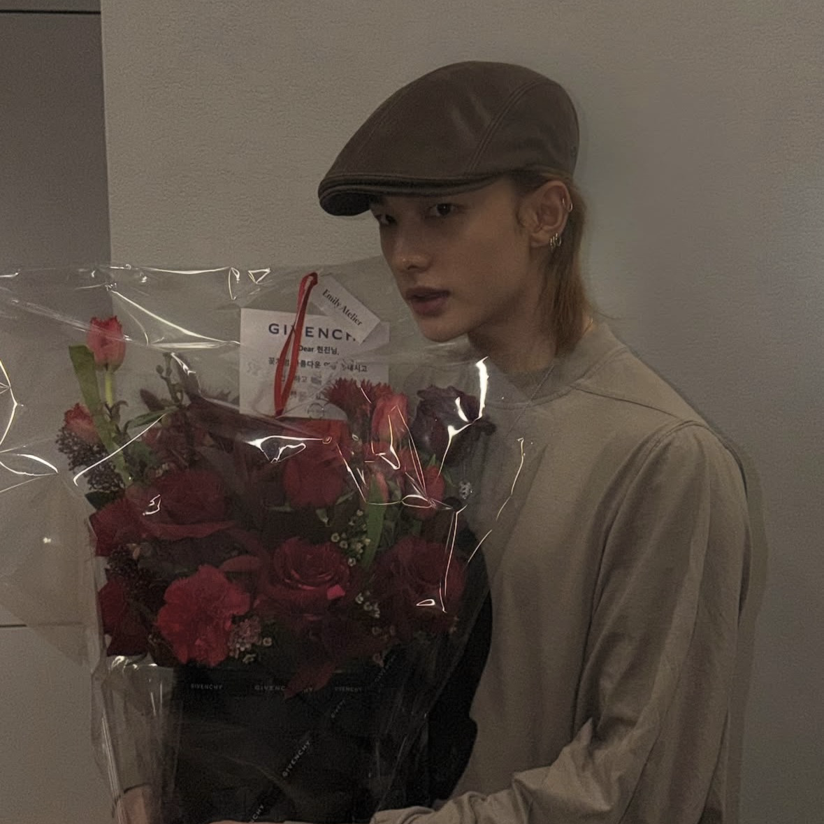 Foto aktivitas terbaru Hyunjin (Stray Kids)