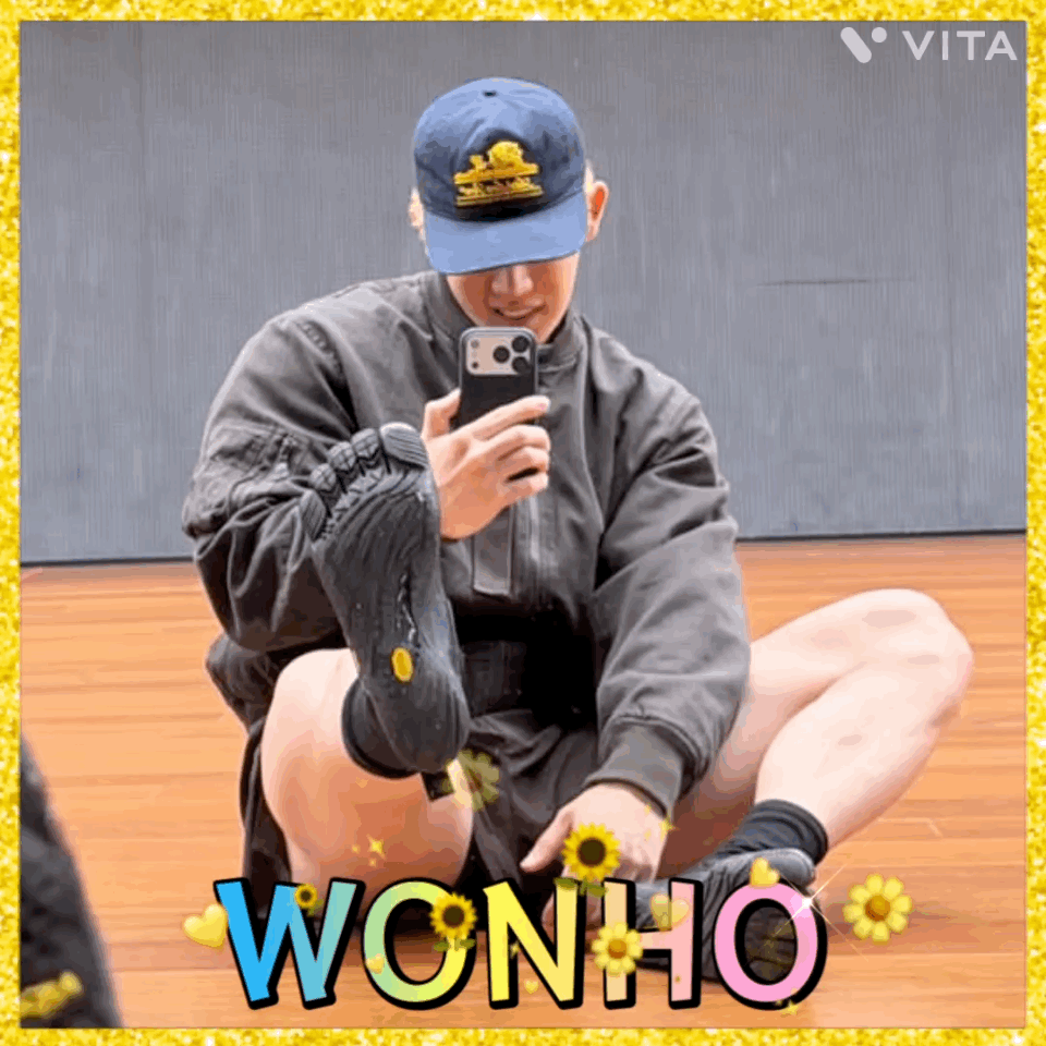 A moment captured by Wonho's fan