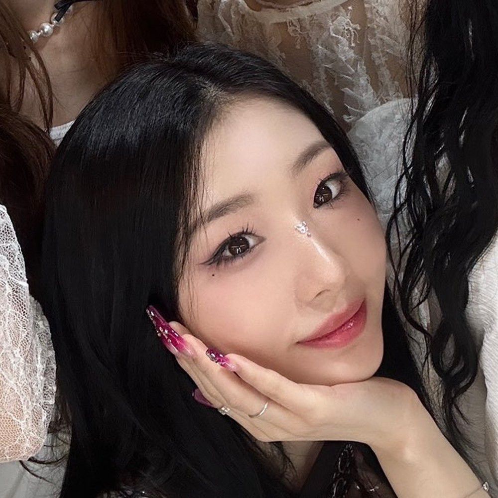 A moment captured by Loossemble's fan