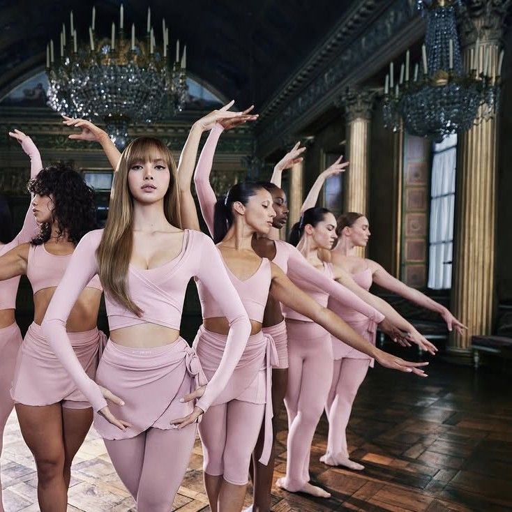 리사 (BLACKPINK)의 비하인드 컷